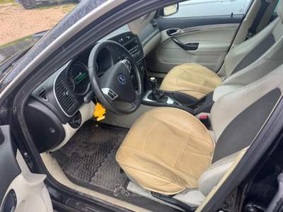 Saab 9-3 SportHatch 1.9 TiD DPF Linear Nero usata LUCERA