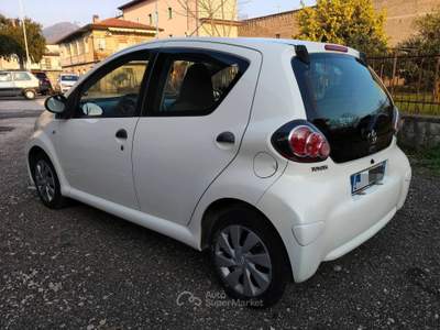 Toyota Aygo Bassi consumi, neopatentati,ottimo stato usata Vairano Patenora