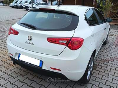 Alfa Romeo Giulietta Giulietta III 2016 1.6 jtdm Business 120cv Bianco usata Medolla
