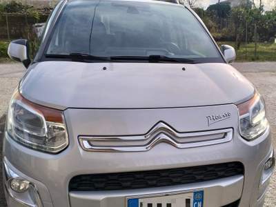 Citroen C3 Picasso Completamente tagliandata, ampi spazi, bassi consumi usata Vairano Patenora