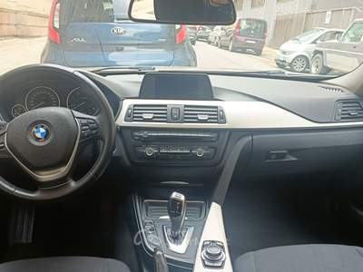 BMW Serie 3 320d Vettura non fumatore, interni ed esterni in buone condizioni. Bronzo usata Messina