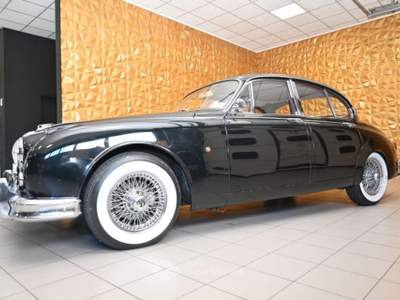 Daimler Sovereign 2.5 V8 AUTO GUIDA A DESTRA PERFETTA ITALIANA NUOVA Nero usata Brescia