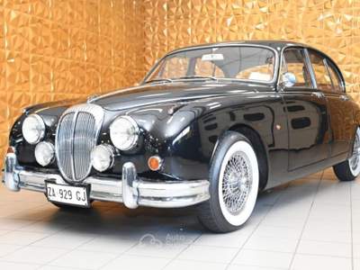Daimler Sovereign 2.5 V8 AUTO GUIDA A DESTRA PERFETTA ITALIANA NUOVA Nero usata Brescia