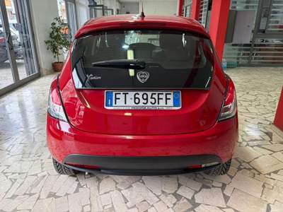 Lancia Ypsilon 1.2 69 CV 5 porte GPL Ecochic Elefantino Blu Rosso usata Aversa