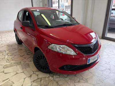 Lancia Ypsilon 1.2 69 CV 5 porte GPL Ecochic Elefantino Blu Rosso usata Aversa