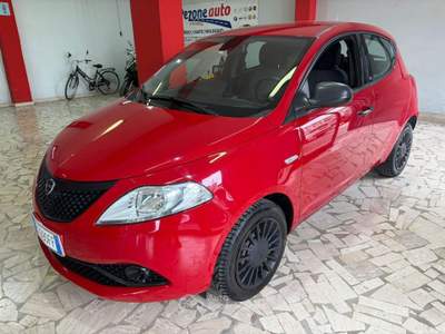 Lancia Ypsilon 1.2 69 CV 5 porte GPL Ecochic Elefantino Blu Rosso usata Aversa