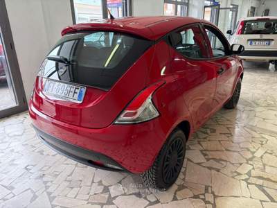 Lancia Ypsilon 1.2 69 CV 5 porte GPL Ecochic Elefantino Blu Rosso usata Aversa