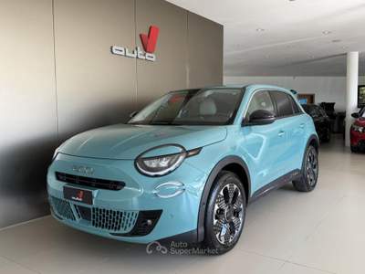 Fiat 600 Hybrid DCT MHEV La Prima Blu/Azzurro usata Preganziol