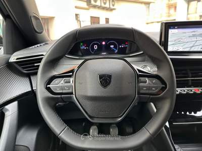Peugeot 2008 1.2 100cv Allure+ Key Less+ Navi + Camera Ant&Post Nero usata Torino