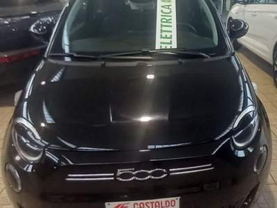 Fiat 500 Berlina 42 kWh Icon + Nero usata Torino