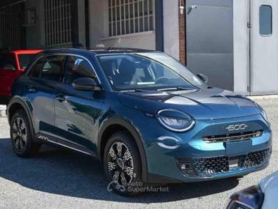 Fiat 600 Hybrid 110 CV DCT MHEV Pop Blu/Azzurro usata Pianezza