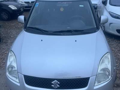 Suzuki Swift vettura per neo patentati Argento usata Casarile