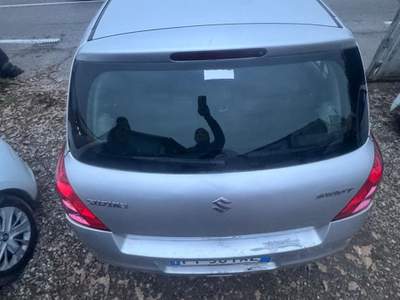 Suzuki Swift vettura per neo patentati Argento usata Casarile