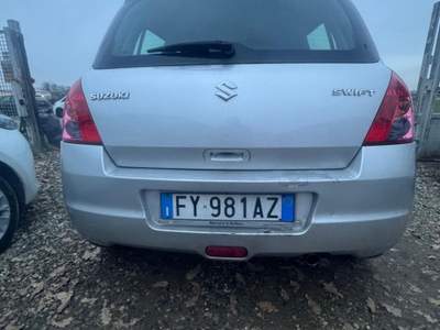 Suzuki Swift vettura per neo patentati Argento usata Casarile
