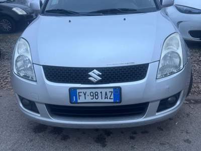 Suzuki Swift vettura per neo patentati Argento usata Casarile