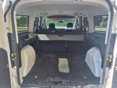 Fiat Doblò Doblò1.6MJT 105CV PL 5posti Maxi N1 Lounge N°GE617 Bianco usata Rossano Veneto