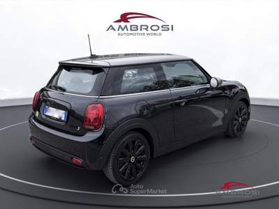 MINI Mini Full Electric 3 porte   Essential Nero usata Corciano