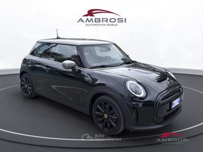 MINI Mini Full Electric 3 porte   Essential Nero usata Corciano