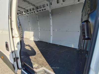 Iveco Daily IVECO DAILY 2.3 156CV DIESEL L4 H3 Bianco usata Azzano Decimo