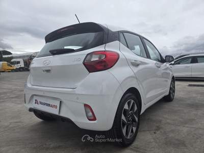 Hyundai i10 1.0 MPI AT Connectline Bianco usata Napoli