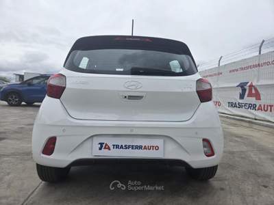 Hyundai i10 1.0 MPI AT Connectline Bianco usata Napoli