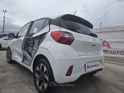 Hyundai i10 1.0 MPI AT Connectline Bianco usata Napoli