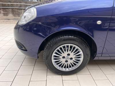 Lancia Ypsilon 1.3 mjt 16v 75cv Oro Bianco unico proprietario Blu/Azzurro usata Santa Maria a Vico