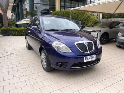 Lancia Ypsilon 1.3 mjt 16v 75cv Oro Bianco unico proprietario Blu/Azzurro usata Santa Maria a Vico