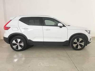 Volvo XC40 Momentum Pro, T2 automatico Bianco usata Altavilla Vicentina