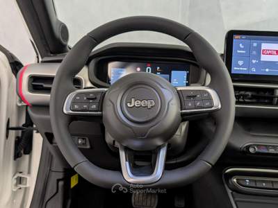 Jeep Avenger Avenger - 1.2 Turbo E-Hybrid 110cv eDCT6 - Summit Bianco usata Robecco sul Naviglio