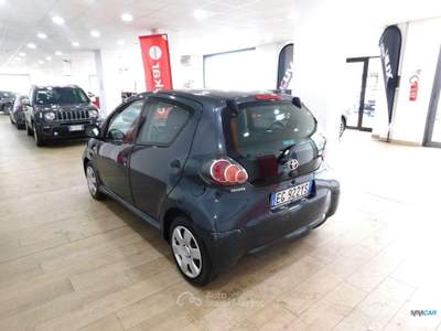 Toyota Aygo 12V VVT-i 5 porte Now Nero usata Isola del Liri