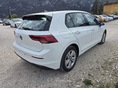 Volkswagen Golf 2.0 TDI 115 CV SCR Life Bianco usata Lavis