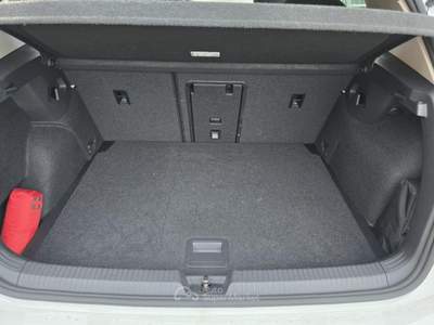 Volkswagen Golf 2.0 TDI 115 CV SCR Life Bianco usata Lavis