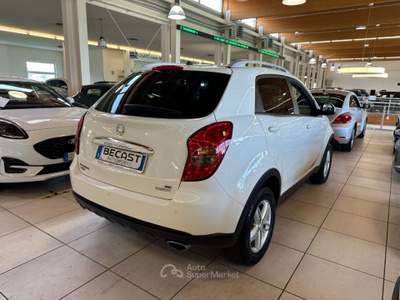 SsangYong Korando 2.0 e-XDi 175 CV AWD MT C UNICO PROPRIETARIO Bianco usata Brendola
