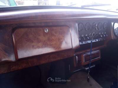 Daimler Sovereign 250 Verde usata Bari