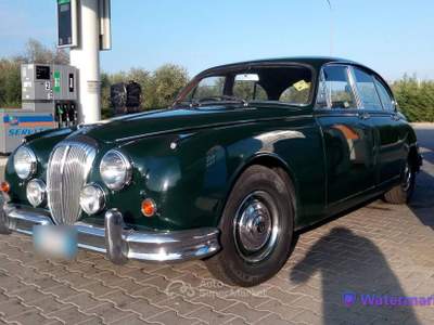 Daimler Sovereign 250 Verde usata Bari