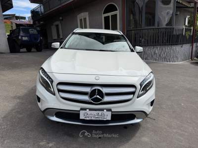 Mercedes-Benz GLA GLA 200 d Automatic 4Matic Premium Bianco usata SANTA MARIA NUOVA