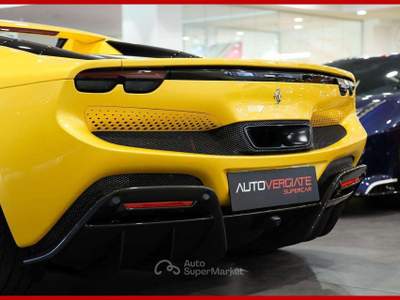 Ferrari 296 296 GTS|GIALLO TRIPLO STRATO|FULL CARBON Giallo usata Vergiate