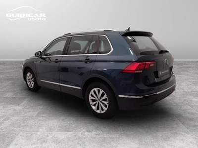Volkswagen Tiguan 2.0 TDI SCR Life Blu/Azzurro usata Lucca