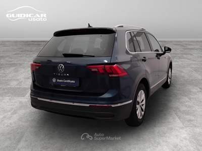 Volkswagen Tiguan 2.0 TDI SCR Life Blu/Azzurro usata Lucca