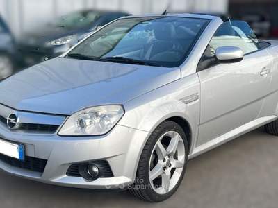 Opel Tigra TwinTop 1.4 16V Sport Argento usata Bisuschio