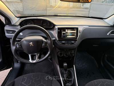 Peugeot 2008 Peugeot 2008 1.2 Benzina 82cv Nero usata Pompei