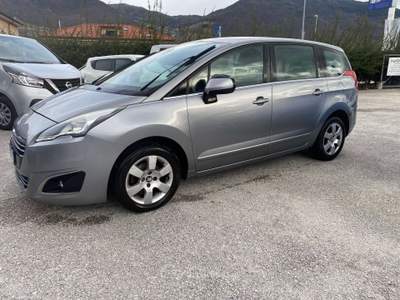 Peugeot 5008 1600  hdi    120 cv     5 posti Grigio usata Mezzocorona