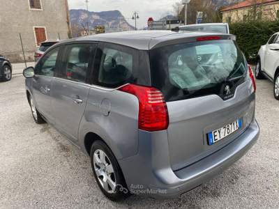 Peugeot 5008 1600  hdi    120 cv     5 posti Grigio usata Mezzocorona