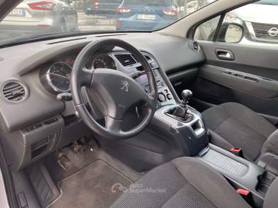 Peugeot 5008 1600  hdi    120 cv     5 posti Grigio usata Mezzocorona