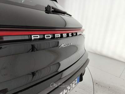Porsche Macan I 2022 2.0 265cv pdk Nero usata Caserta