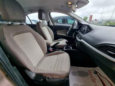 Fiat Tipo Mjt S&S 5 porte Lounge Beige usata Altamura