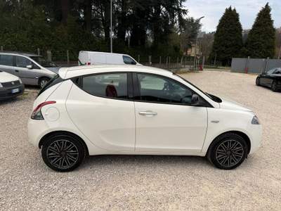 Lancia Ypsilon 1.0 Hybrid Ecochic Gold 50.000 KM Bianco usata Rocca Priora