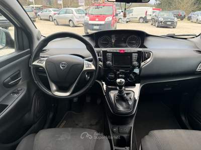 Lancia Ypsilon 1.0 Hybrid Ecochic Gold 50.000 KM Bianco usata Rocca Priora