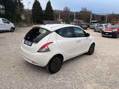 Lancia Ypsilon 1.0 Hybrid Ecochic Gold 50.000 KM Bianco usata Rocca Priora